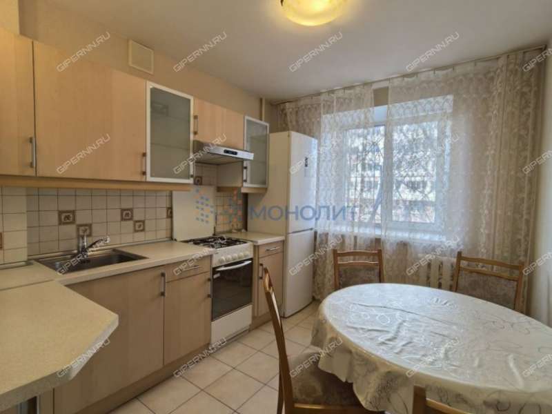 трёхкомнатная квартира на Республиканской улице дом 25