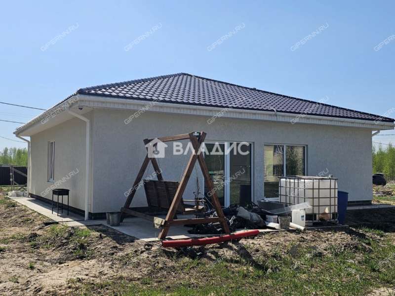 дом на улице Мирная село Безводное