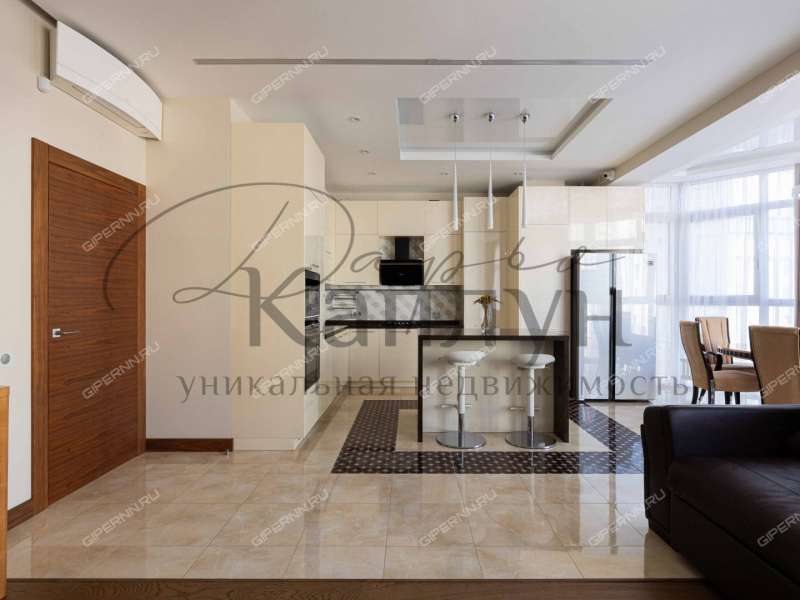 четырёхкомнатная квартира на улице Максима Горького дом 77