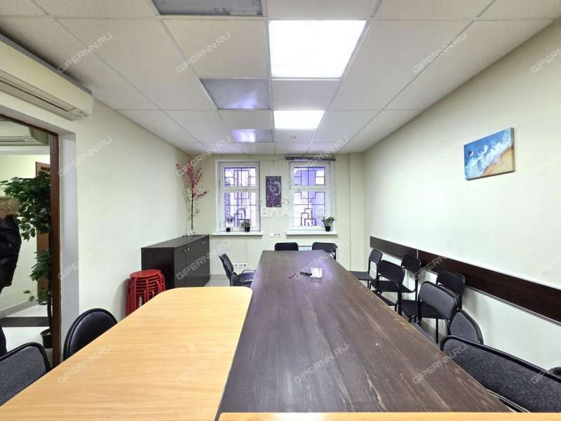 помещение под офис на улице Братьев Игнатовых