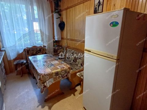 3-komnatnaya-ul-verhnepecherskaya-d-4 фото