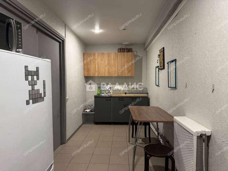 здание под офис, торговую площадь на Большей Печёрской улице