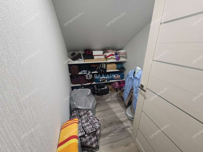 дом на улице Островского рабочий посёлок Горбатовка