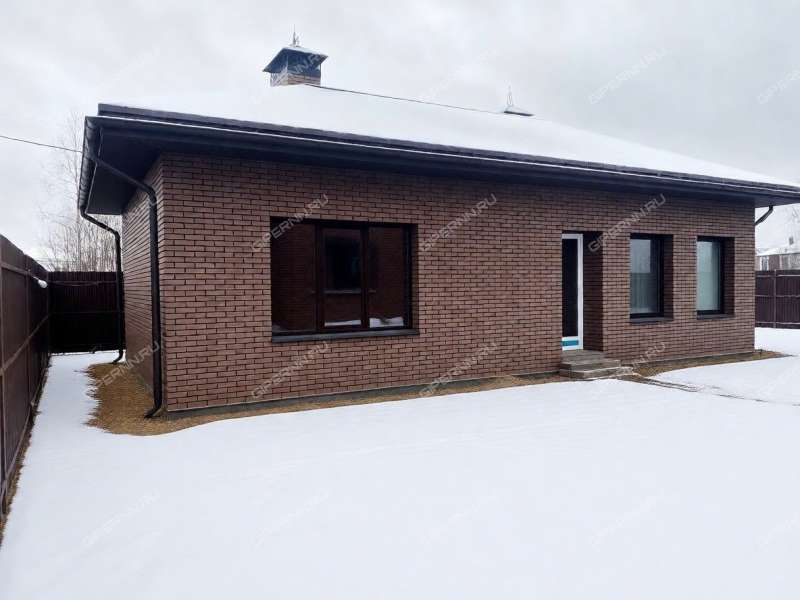 дом на Озёрной улице посёлок Ляхово