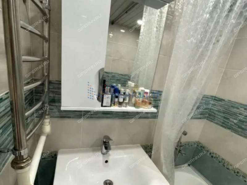 трёхкомнатная квартира на Сормовском шоссе дом 12