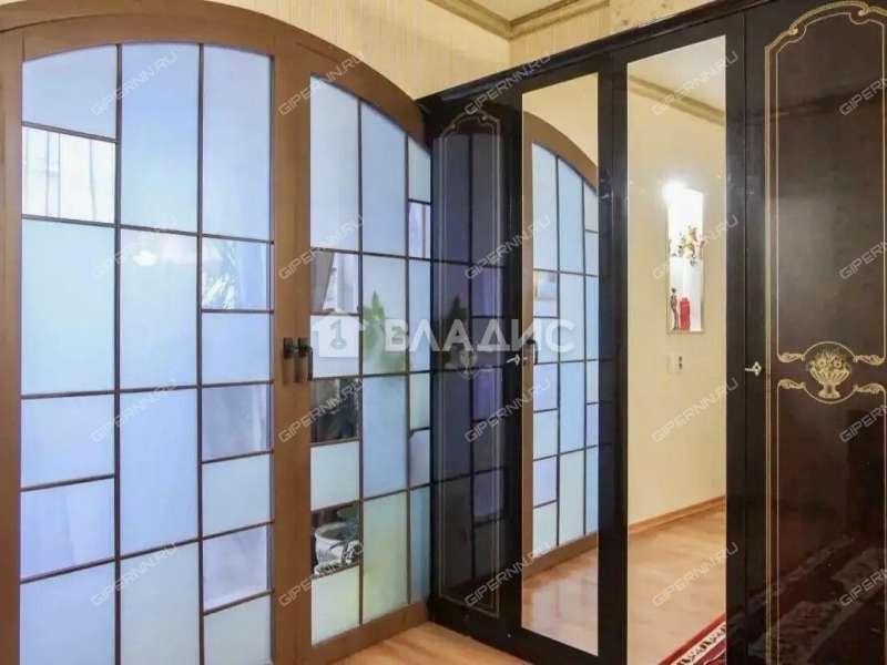 трёхкомнатная квартира на улице Невзоровых дом 85