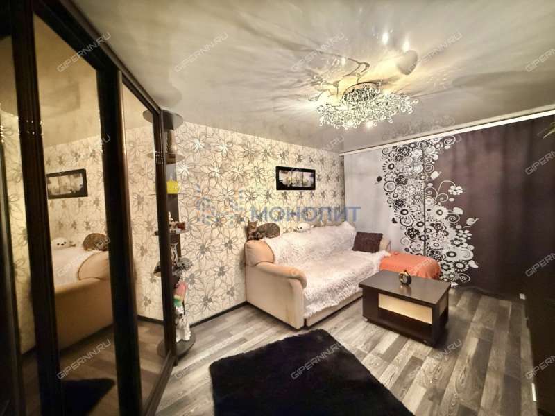 трёхкомнатная квартира на Республиканской улице дом 33