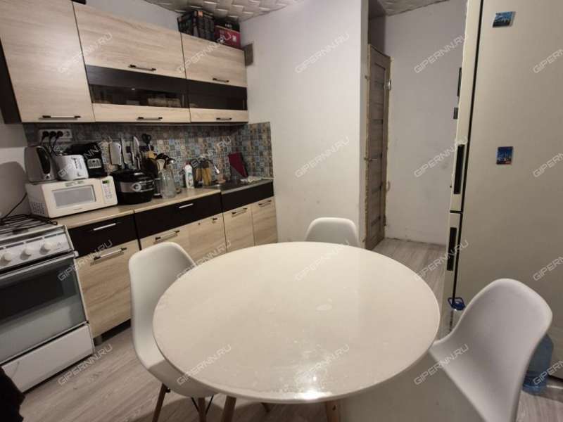 трёхкомнатная квартира на Садовой улице дом 7А село Работки