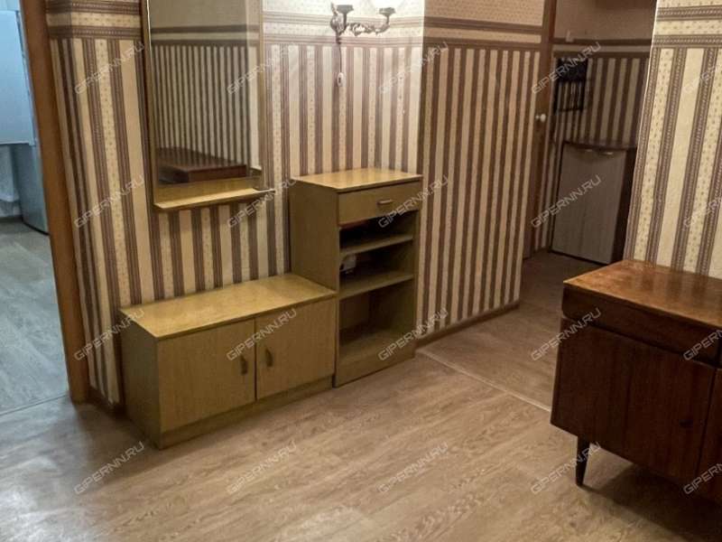 трёхкомнатная квартира на Молодёжном проспекте дом 12а