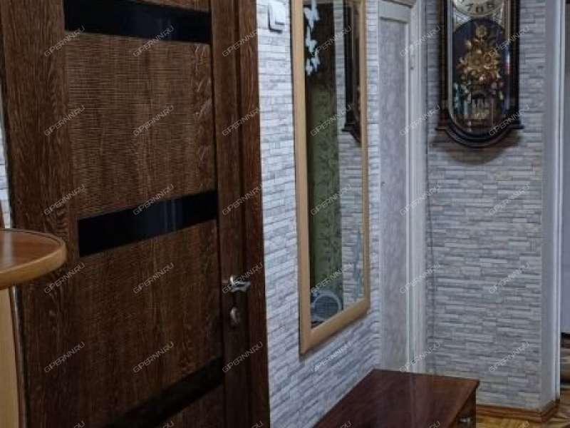 комната в доме 1 на улице Космонавта Комарова