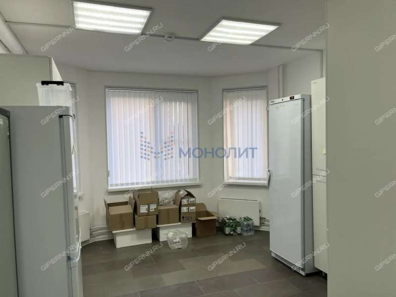помещение под помещение свободного назначения, торговую площадь на улице Нижне-Печерская