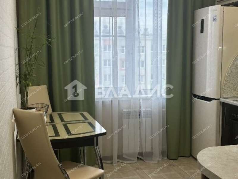 двухкомнатная квартира на Бурнаковской улице дом 79