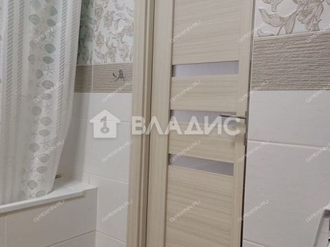 4-komnatnaya-ul-romantikov-d-1 фото