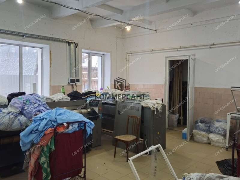 здание под офис, торговую площадь на площади Бориса Корнилова город Семёнов