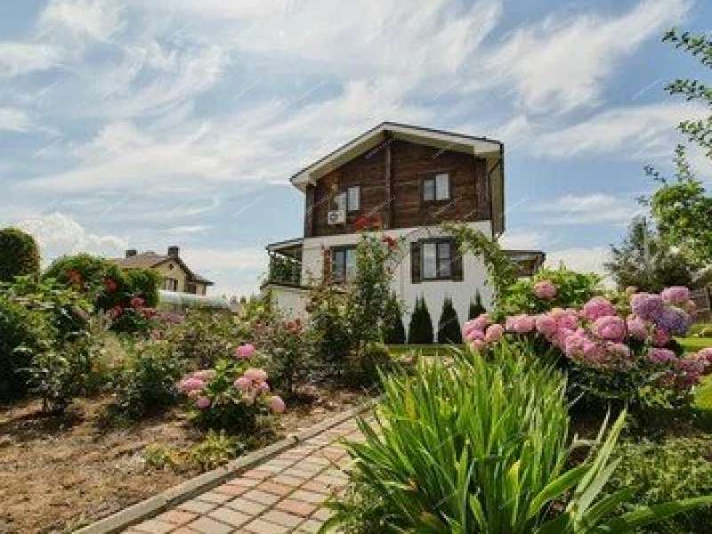 коттедж на Восточной улице село Великий Враг