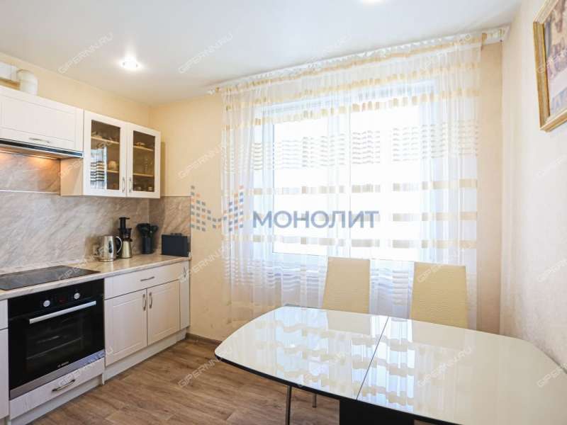 трёхкомнатная квартира на Окской улице дом 1