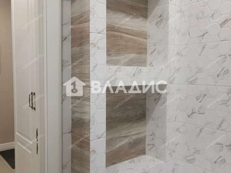 двухкомнатная квартира на улице Родионова дом 202/1