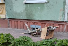 Глубокий провал образовался возле десятиэтажного дома в Верхних Печерах