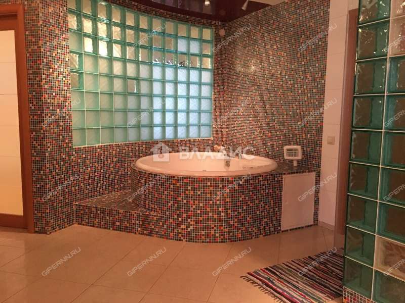 семикомнатная квартира на Сенной площади дом 6/49