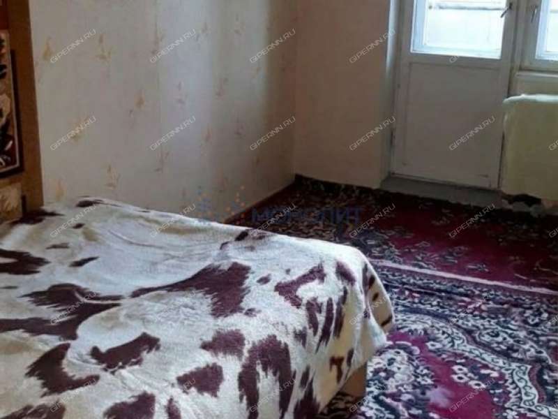 четырёхкомнатная квартира на улице Политбойцов дом 4