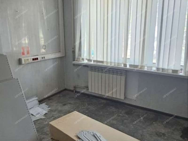 помещение под торговую площадь в 6-м микрорайоне