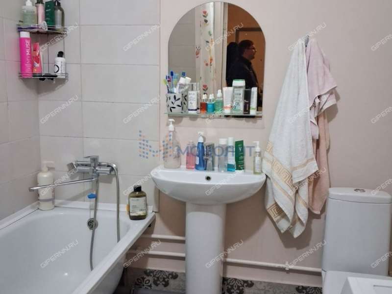 трёхкомнатная квартира на улице Романтиков дом 13