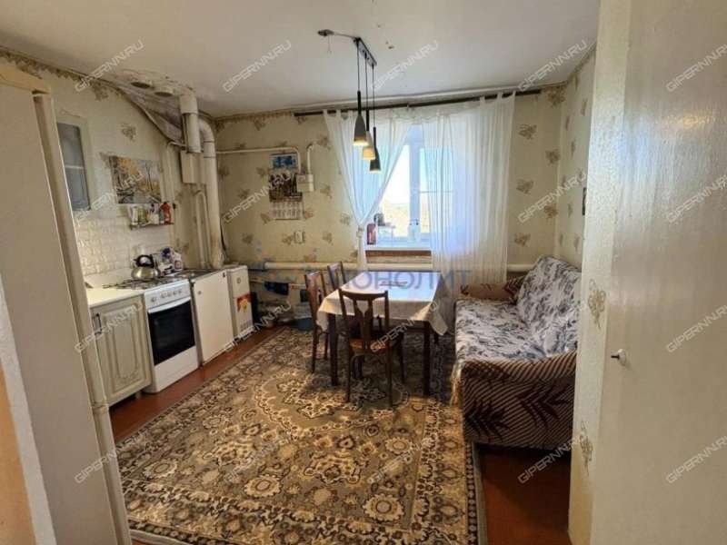дом на улице Молодежная село Елховка
