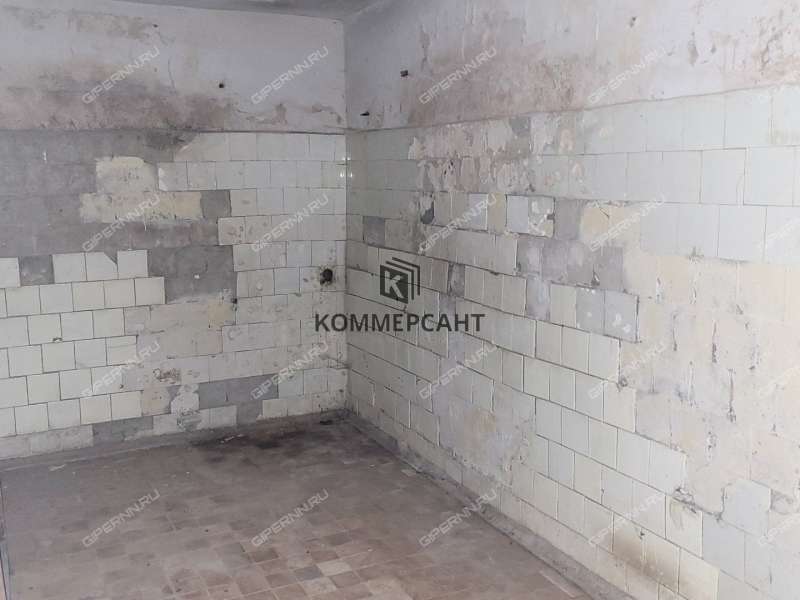 помещение под помещение свободного назначения на улице Героя Советского Союза Поющева