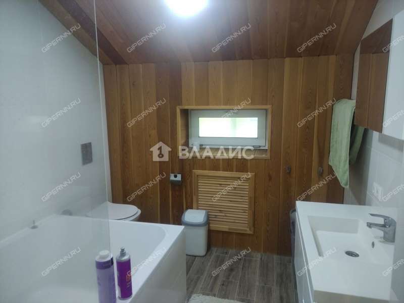 дом на улице Школьная деревня Комарово