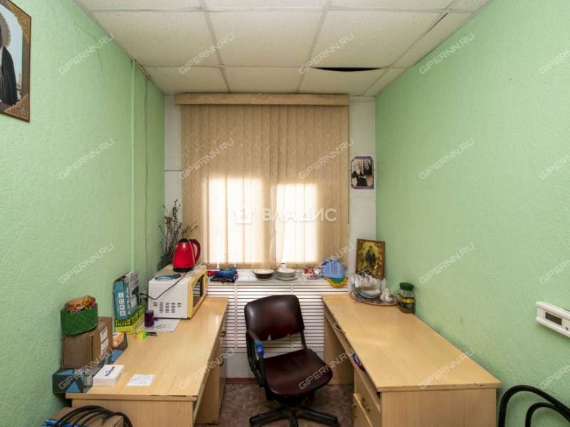 здание под офис, торговую площадь на Станционной улице рабочий посёлок Решетиха