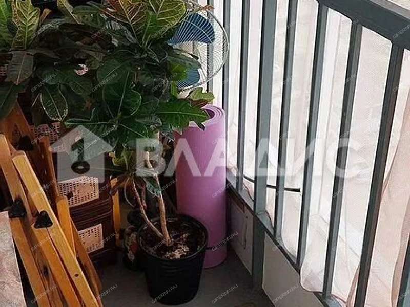 однокомнатная квартира на Бурнаковской улице дом 63