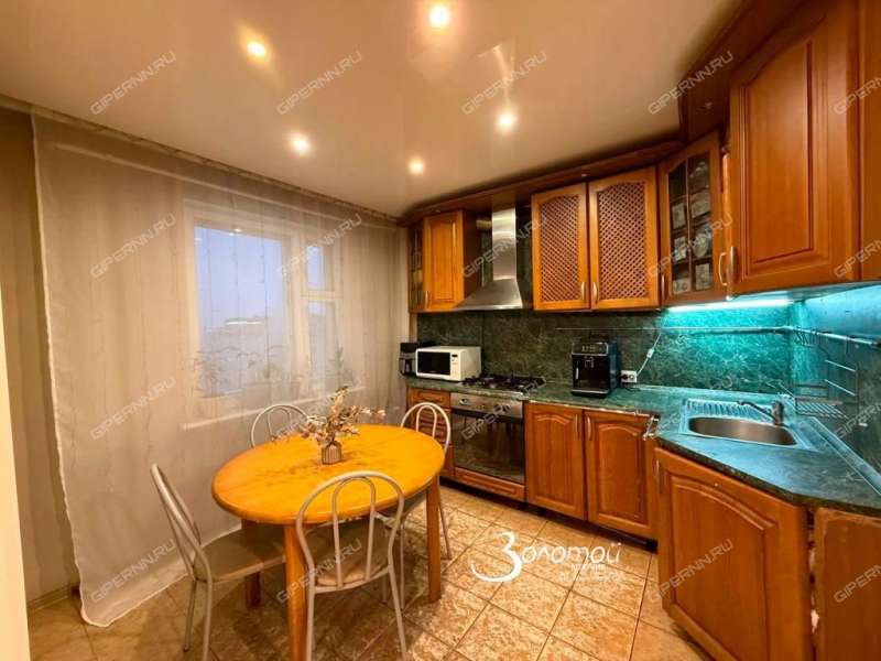 трёхкомнатная квартира на улице Володарского дом 9