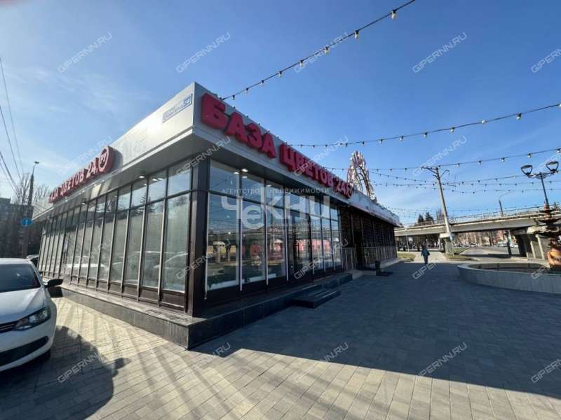 помещение под торговую площадь на улице Коминтерна