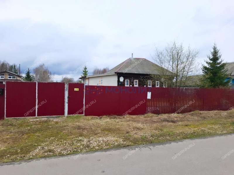 дом на Школьной улице деревня Полом