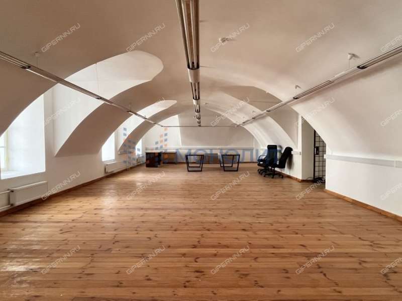 помещение под помещение свободного назначения, офис на площади Свободы