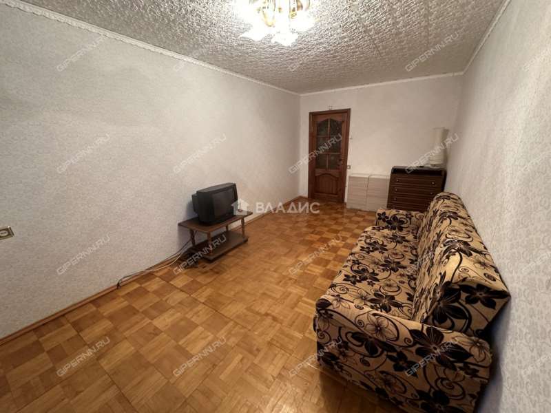 трёхкомнатная квартира на улице Верхнепечёрская дом 4