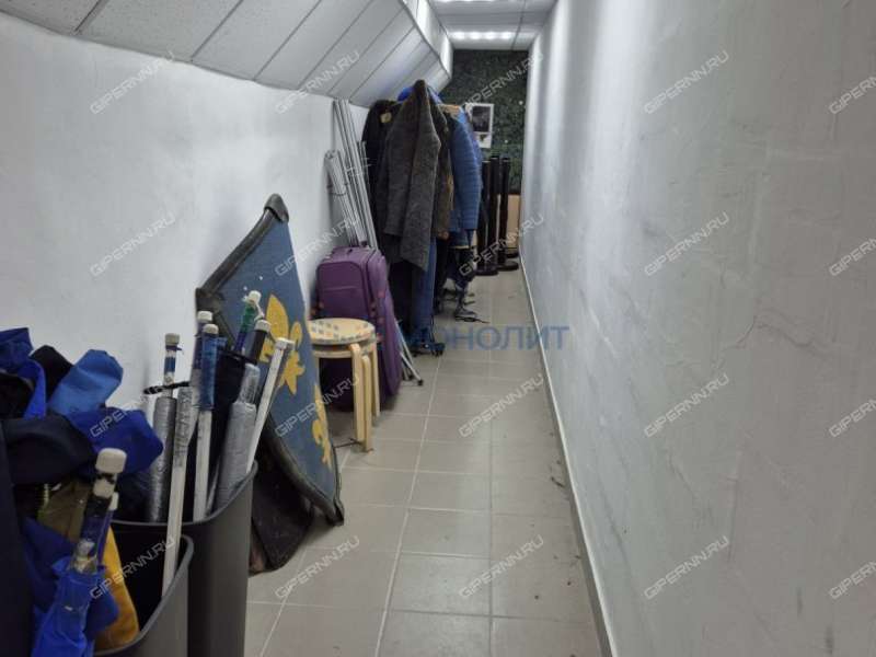 помещение под офис, торговую площадь на улице Нестерова