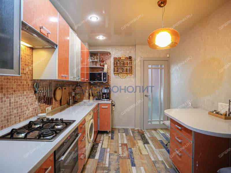 трёхкомнатная квартира на Сормовском шоссе дом 12