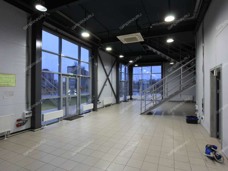 здание под торговую площадь, недвижимость под автобизнес на улице Федосеенко