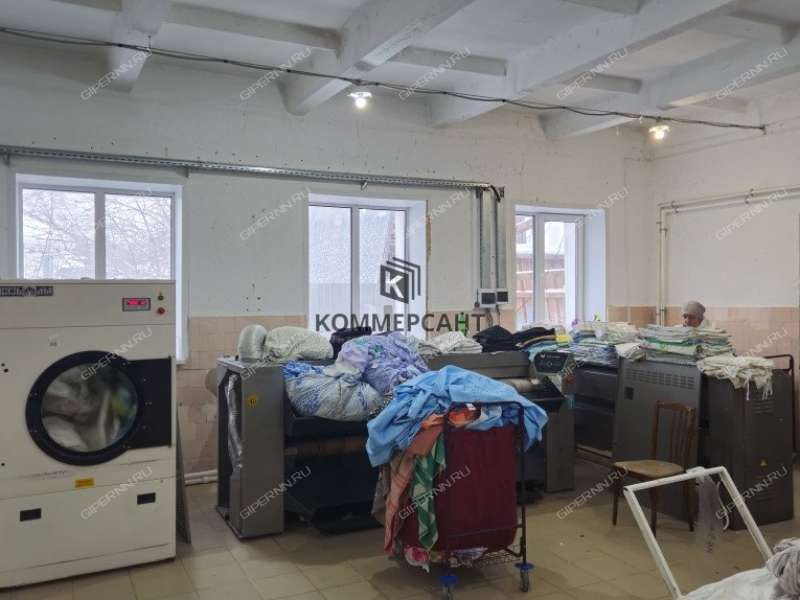 здание под офис, торговую площадь на площади Бориса Корнилова город Семёнов