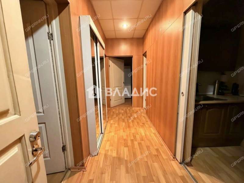 трёхкомнатная квартира на улице Искры дом 43