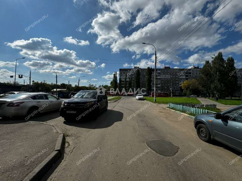 помещение под торговую площадь на проспекте Бусыгина