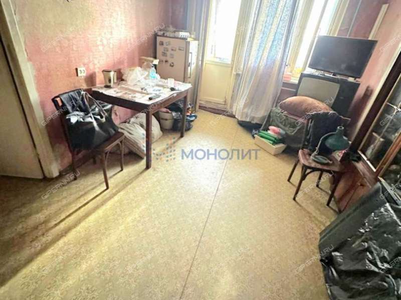 трёхкомнатная квартира на улице Маршала Малиновского дом 9