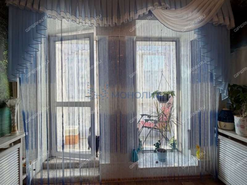 трёхкомнатная квартира на улице Страж Революции дом 4