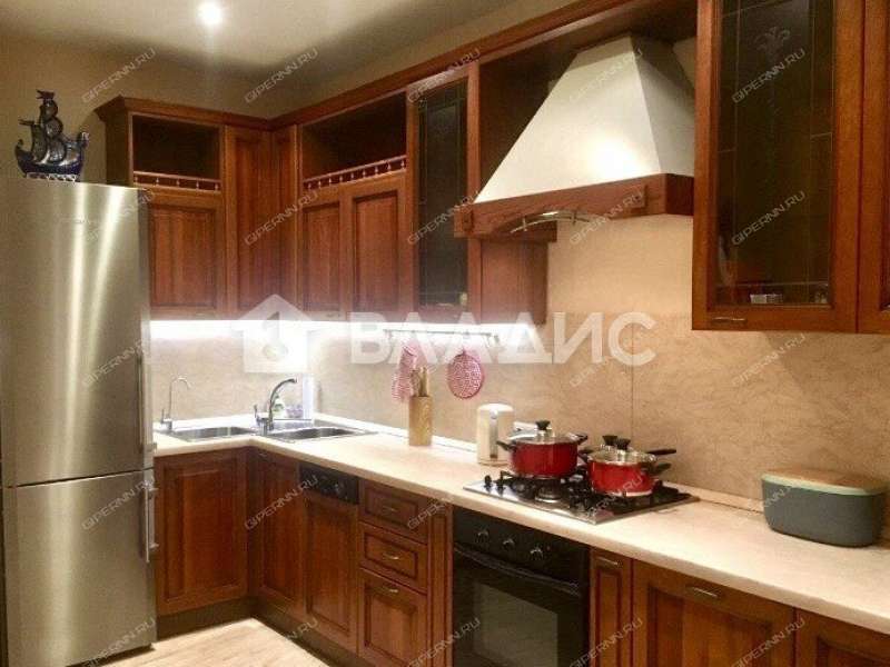 трёхкомнатная квартира на улице Маслякова дом 12А