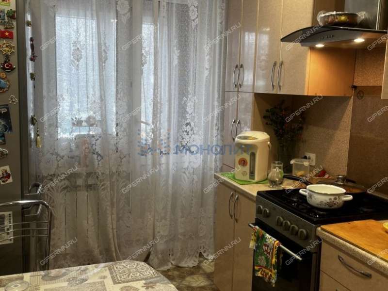 трёхкомнатная квартира на Днепропетровской улице дом 16