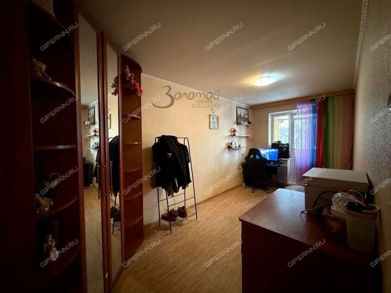 трёхкомнатная квартира на улице Пермякова дом 4а