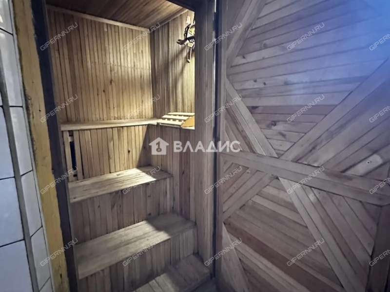 дом на улице Зеленкина село Безводное