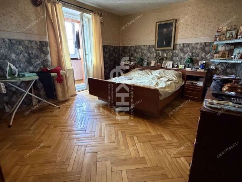 четырёхкомнатная квартира на Агрономической улице дом 136