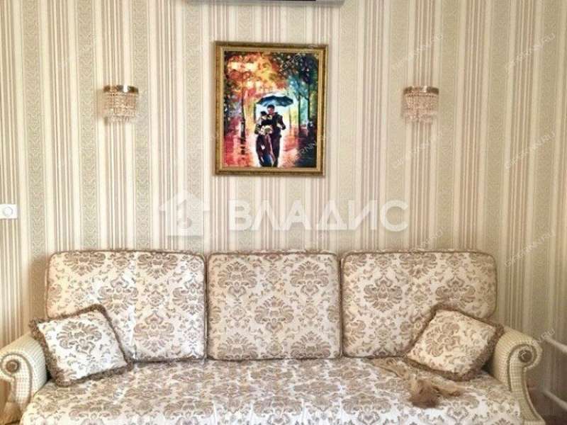 трёхкомнатная квартира на улице Маслякова дом 12А